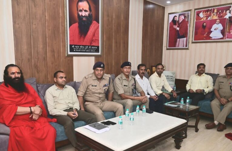 श्रद्धालुओं की सुरक्षा एवं सुविधाओं को ध्यान में रखते हुए सभी आवश्यक कदम उठाए जाएंगे, डीएम मयूर दीक्षित, एसएसपी प्रमेन्द्र सिंह डोबाल और मां मनसा देवी ट्रस्ट के अध्यक्ष श्रीमहन्त रविन्द्र पुरी महाराज तथा ट्रस्ट के पदाधिकारियों के साथ महत्वपूर्ण बैठक ली