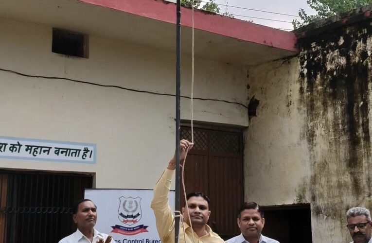 किसान इंटर कॉलेज बहबलपुर में बड़े ही हर्षोल्लास के साथ मनाया गया स्वतंत्रता दिवस