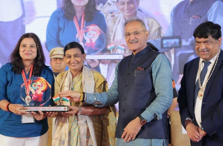 रुड़की की बेटी एवं सामाजिक कार्यकर्ता सोनिया गोयल को मिला रक्तवीर सम्मान, उप-राज्यपाल सहित अनेक गणमान्य हस्तियां रही मौजूद