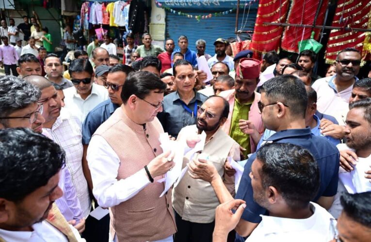 मुख्यमंत्री पुष्कर सिंह धामी ने थराली में आपदा प्रभावित क्षेत्रों का स्थलीय निरीक्षण कर आपदा प्रभावित लोगों से मिले, कहा-उत्तराखण्ड सरकार हर पीड़ित परिवार के साथ खड़ी