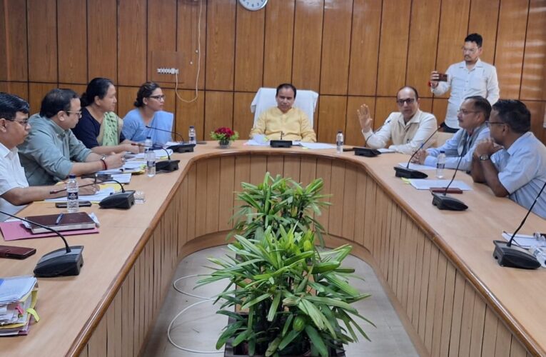 शिक्षकों को मिलेगा अंतरिम प्रमोशन का लाभ, विद्यालयी शिक्षा मंत्री डॉ. धन सिंह रावत ने अधिकारियों को दिए निर्देश, विधि विभाग से परामर्श लेकर दाखिल करें जवाब