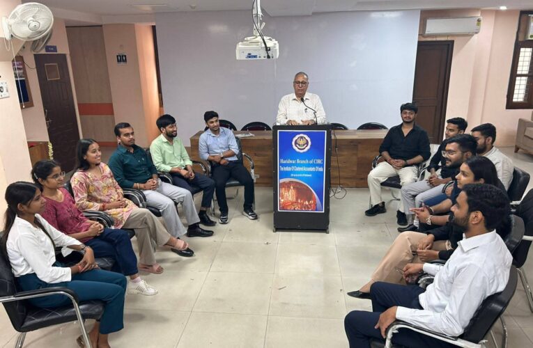 स्वदेशी क्रांति से ही विजय होगा अर्थव्यवस्था का यह रण: प्रो सुनील बत्रा, सामूहिक संवाद का आयोजन आई सी ए आई के हरिद्वार स्थित शाखा में किया गया