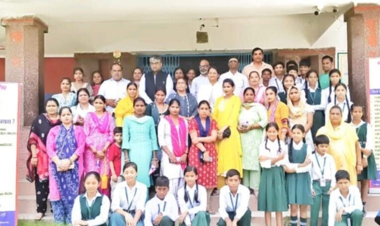 छात्रों और अभिभावकों को मोबाइल के दुरुपयोग से बचना जरूरी, जिला विधिक सेवा प्राधिकरण के तत्वाधान में नागरिक अधिकार व बाल सुरक्षा विषय पर गोष्ठी का आयोजन