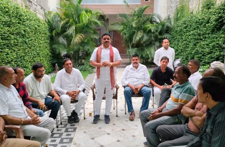 ज्वालापुर विधानसभा क्षेत्र का सम्पूर्ण विकास ही मेरा लक्ष्य, रोहालकी किशनपुर गांव में भाजपा नेता सुबोध राकेश का जोरदार स्वागत