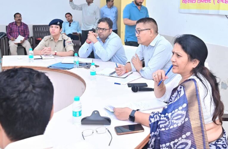 लक्सर तहसील सभागार में आपदा प्रबंधन की महत्वपूर्ण बैठक की गई आयोजित, अपर जिलाधिकारी दीपेंद्र सिंह नेगी ने दिए सभी अधिकारियों को दिए अपने अपने क्षेत्रों में अलर्ट रहने के निर्देश