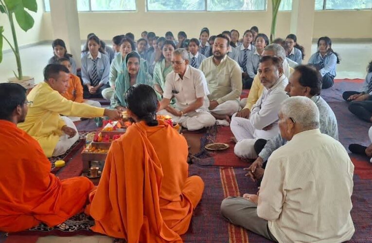 छात्र-छात्राओं को सफलता प्राप्ति के लिए अपनी पूर्ण क्षमता का उपयोग करना चाहिए, एसडीआईएमटी संस्थान 17वां स्थापना दिवस हवन पूजन के साथ हुआ प्रारंभ