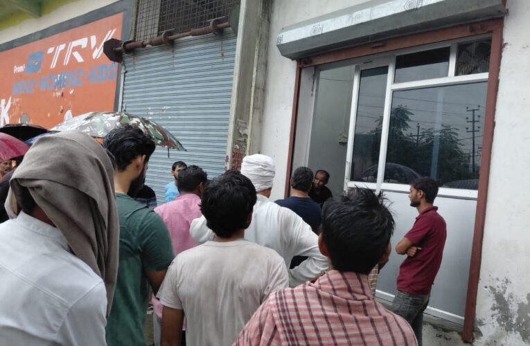 भगवानपुर: झोलाछाप डॉक्टर के क्लीनिक में डिलीवरी के लिए भर्ती की गई महिला की मौत, झोलाछाप एवं उसका स्टाफ मौके से भाग निकला