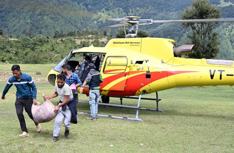 आपदा प्रभावित क्षेत्रों में लगातार हेली से पहुँचाई जा रही है राहत सामग्री, आपदा प्रभावित क्षेत्र में फँसी प्रसव पीड़िता को हेली से पहुँचाया गया अस्पताल, प्रभावित क्षेत्रों में चिकित्सकों की टीम ग्राउंड जीरो पर तैनात, आज 170 तथा अभी तक कुल 637 मरीजों की हुई चिकित्सकीय जांच