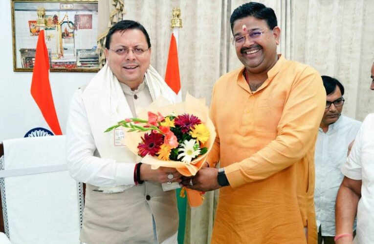 उत्तराखंड के नवनियुक्त मीडिया पदाधिकारियों ने की मुख्यमंत्री पुष्कर सिंह धामी से मुलाकात, मुख्यमंत्री ने सभी को दी बधाई और शुभकामनाएं