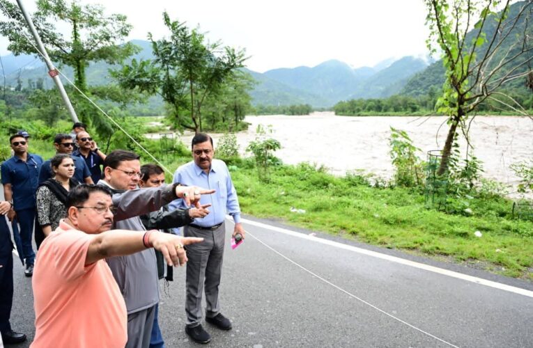 मुख्यमंत्री पुष्कर सिंह धामी ने अतिवृष्टि से प्रभावित मालदेवता क्षेत्र एवं केसरवाला का किया स्थलीय निरीक्षण, लिया स्थिति का जायज़ा, प्रभावित क्षेत्रों में राहत एवं बचाव कार्यों की गति तेज करने के निर्देश अधिकारियों को दिए