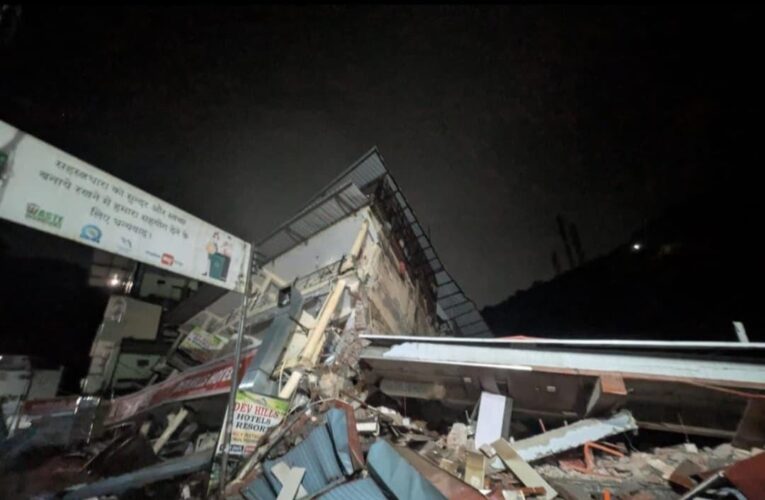 देहरादून में बादल फटने से भारी तबाही, पर्यटक स्थल सहस्त्रधारा में बह गईं दुकानें