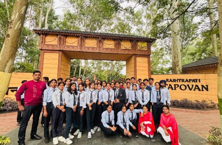 पर्यावरण संरक्षण और वैज्ञानिक सोच पर केंद्रित रहा राजकमल कॉलेज के छात्रों का देहरादून भ्रमण, छात्रों ने क्षेत्रीय विज्ञान केंद्र और राष्ट्रपति तपोवन में किया व्यावहारिक अध्ययन