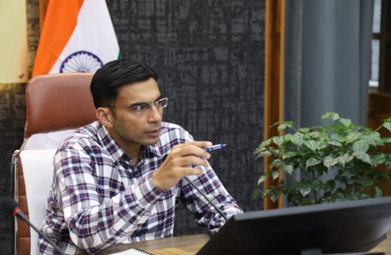 पीएम कार्यक्रम की तैयारी युद्ध स्तर पर,  डीएम सविन बंसल ने अपनी कोर टीम संग बैठक कर दिए दिशा -निर्देश