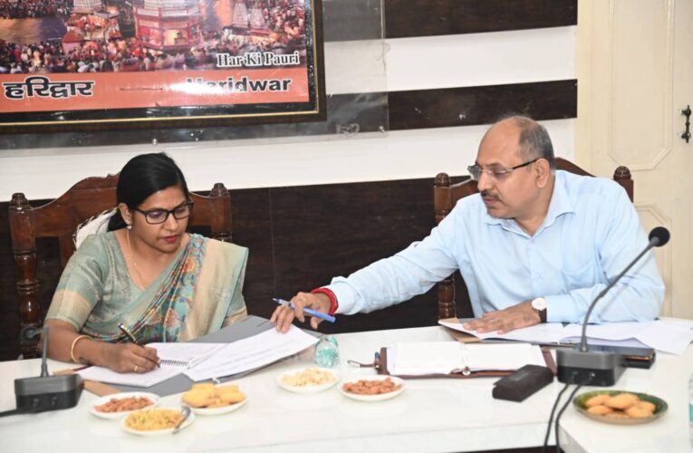 योजनाओं का लाभ अंतिम छोर पर निवासरत व्यक्ति तक उपलब्ध कराना सुनिश्चित करे: मीनू शुक्ला पाठक