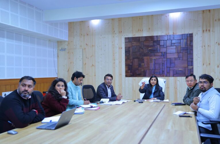 पेयजल लाइन हेतु खोदे गए मार्गों की जल्द होगी मरम्मत, जिलाधिकारी ने दिए निर्देश, जिलाधिकारी ने की समीक्षा बैठक: कोटद्वार में पेयजल लाइन हेतु अमान्य सड़क कटिंग पर लगेगी रोक, सभी सड़कों जल्द होंगी बहाल