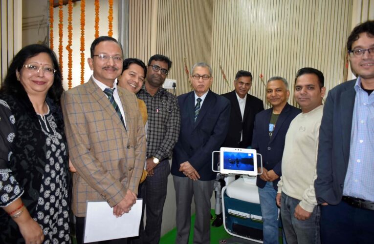 आरोग्यटेक ने आईआईटी रुड़की को उन्नत स्वास्थ्य निगरानी मंच प्रदान किया, परोपकारी एवं उद्यमी हासू पी. शाह द्वारा समर्थित दान का उद्देश्य भारत के प्रमुख शैक्षणिक संस्थानों में से एक में स्वास्थ्य सेवा नवाचार एवं अनुसंधान को मजबूत करना