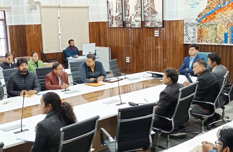 जंगली जानवरों की बढ़ती सक्रियता पर जिलाधिकारी प्रतीक जैन की महत्वपूर्ण समीक्षा बैठक, सुरक्षा उपायों को और मजबूत करने के निर्देश