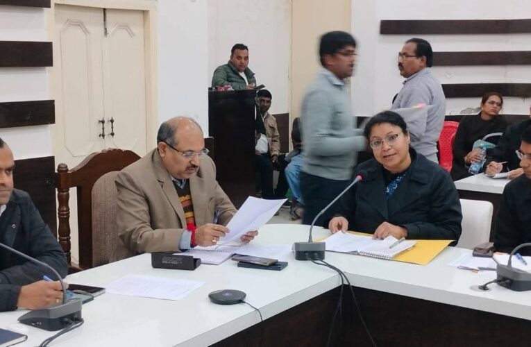 16 दिसम्बर 2025 को विजय दिवस मनाये जाने की तैयारियों को लेकर जिलाधिकारी मयूर दीक्षित ने की बैठक, जिस स्तर से जो भी व्यवस्थाएं एवं तैयारियां की जानी है वह समय से पूर्ण कर ली जाए