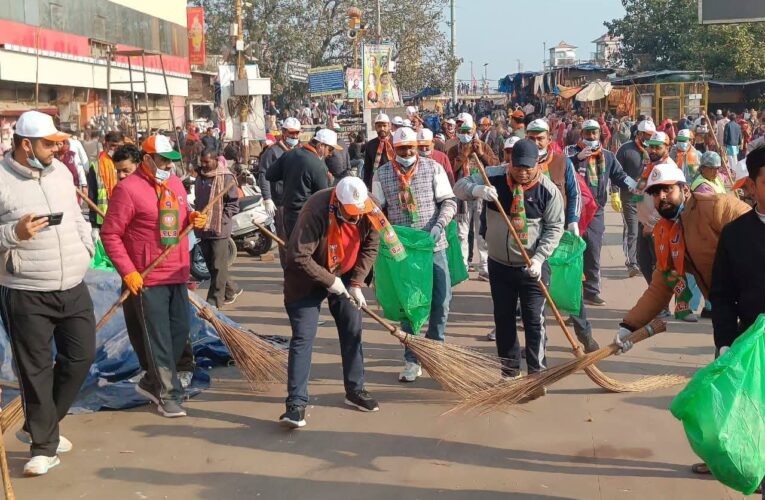 भाजपा हरिद्वार के तत्वाधान में हर की पौड़ी सुभाष घाट पर चलाया गया स्वच्छता अभियान