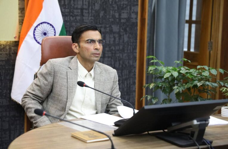 राजमार्गों पर सार्वजनिक स्थानों पर फैले कूड़े-कचरे पर जिलाधिकारी की सख्ती, सम्बन्धित अधिकारियों को बीएनएसएस धारा 152 (पूर्व धारा सीआरपीसी 133) के तहत आपराधिक नोटिस जारी