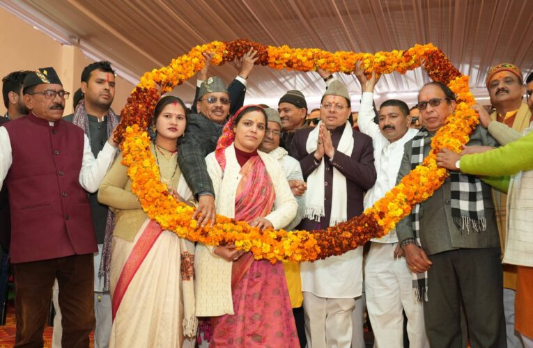 राज्य सरकार स्थानीय उत्पादों और पर्यटन को बढ़ावा देने के लिए प्रतिबद्ध: मुख्यमंत्री धामी