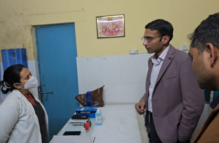 जिला चिकित्सालय स्वास्थ्य सेवाओं में आया अभूतपूर्व सुधार, जिले में रफ्तार पकड़ती स्वास्थ्य सेवाएं, मुख्यमंत्री की प्रेरणा से स्वास्थ्य सेवाओं को सुदृढ़ करने में जूटा जिला प्रशासन