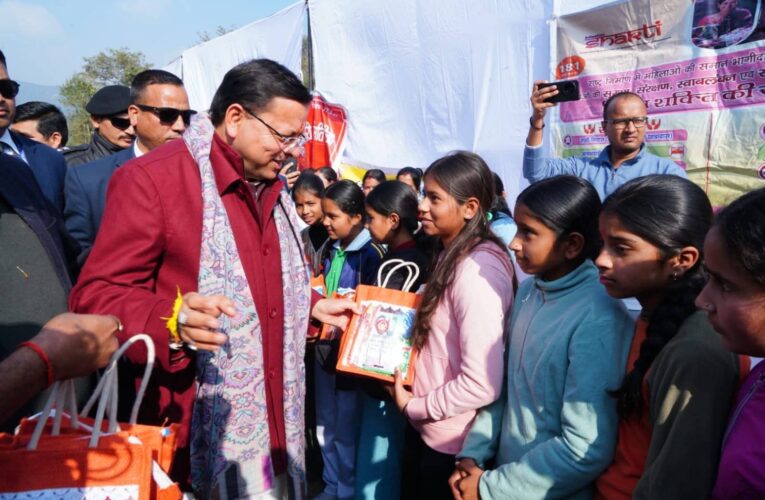 मुख्यमंत्री पुष्कर सिंह धामी ने ‘जन-जन की सरकार, जन-जन के द्वार‘ अभियान के तहत खैरीमान सिंह में आयोजित शिविर का किया निरीक्षण