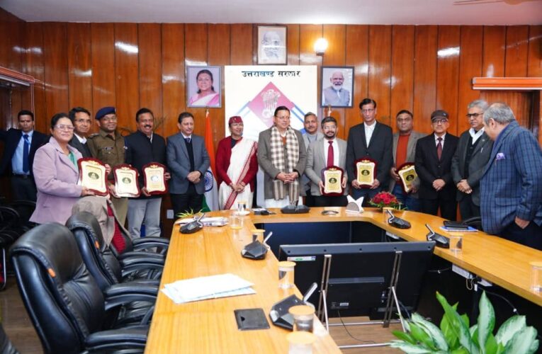 सूचना का अधिकार जन सशक्तिकरण और पारदर्शी शासन का मजबूत आधार: सीएम धामी, आरटीआई अधिनियम के तहत सराहनीय कार्य करने वाले लोक सूचना तथा अपीलीय अधिकारियों को मुख्यमंत्री पुष्कर सिंह धामी ने किया सम्मानित