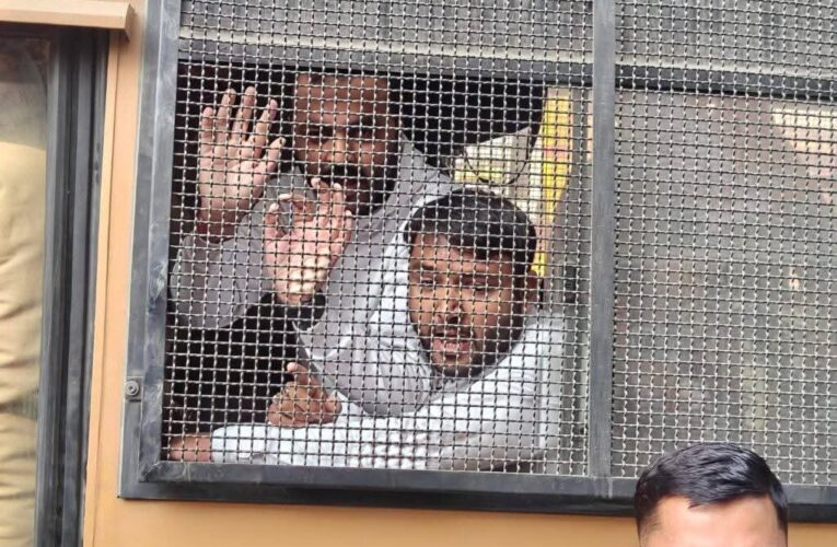 हरिद्वार भाजपा विधायक के कार्यालय का घेराव करने जा रहे यूथ कांग्रेस कार्यकर्ताओं को पुलिस ने हिरासत में लिया