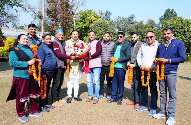 उपनल कर्मचारी संघ के पदाधिकारियों ने मुख्यमंत्री पुष्कर सिंह धामी से भेंट कर ‘समान कार्य–समान वेतन’ संबंधी कैबिनेट के ऐतिहासिक निर्णय के लिए आभार व्यक्त किया