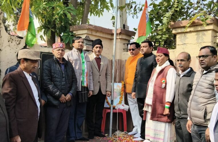 रुड़की युवा अग्रवाल सभा ने हर्षोल्लास के साथ मनाया गणतंत्र दिवस, पूर्व मेयर गौरव गोयल रहे मौजूद