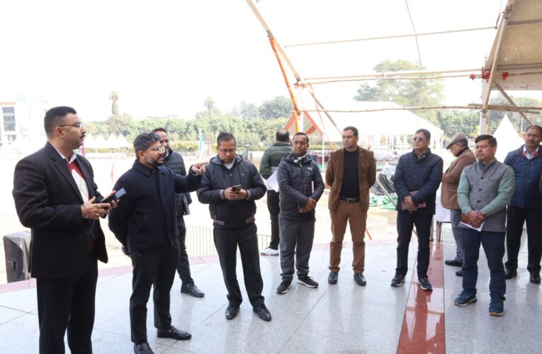 देहरादून में 77वें गणतंत्र दिवस समारोह की तैयारियां अंतिम चरण में, सीडीओ अभिनव शाह ने लिया व्यवस्थाओं का जायजा