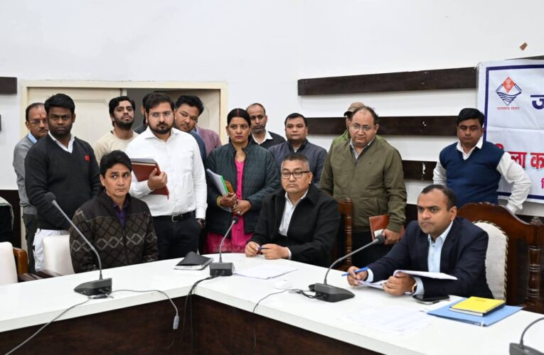 हरिद्वार: जिलाधिकारी मयूर दीक्षित की अध्यक्षता में प्रत्येक सोमवार को आयोजित किया जा रहा है जन सुनवाई कार्यक्रम, 51 समस्याएं की गई दर्ज, मौके पर 28 समस्याओं का निस्तारण