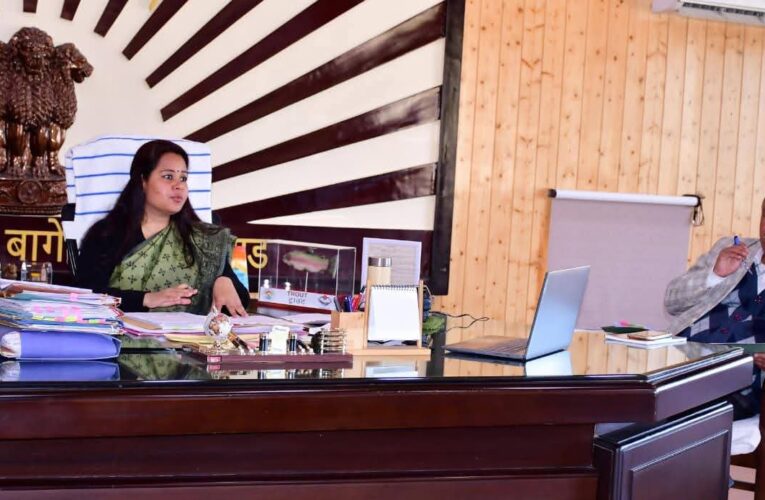 विशेष पुनरीक्षण कार्यक्रम को लेकर डीएम की अध्यक्षता में बूथ लेवल एजेंट्स की बैठक आयोजित