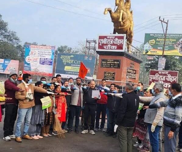 तीर्थ नगरी हरिद्वार को साफ स्वच्छ सुंदर जनपद बनने के लिए 3 माह से निरंतर चलाया जा रहा सफाई अभियान