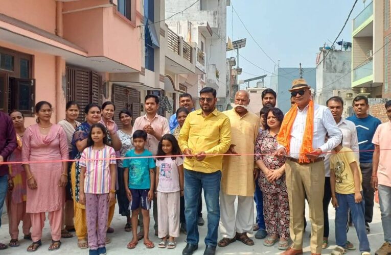 नगर पालिका अध्यक्ष राजीव शर्मा ने सड़कों का लोकार्पण किया, कहा-इन विकास कार्यों के पूर्ण होने से क्षेत्र के नागरिकों को बेहतर आवागमन सुविधा प्राप्त होगी और लंबे समय से चली आ रही समस्याओं से भी राहत मिलेगी