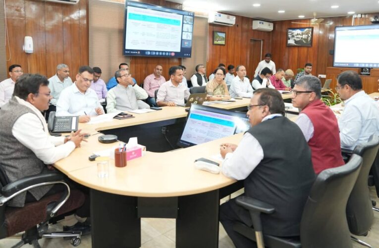 मुख्य सचिव आनन्द बर्द्धन की अध्यक्षता में आयोजित हुई राज्य ब्रॉडबैंड समिति की बैठक