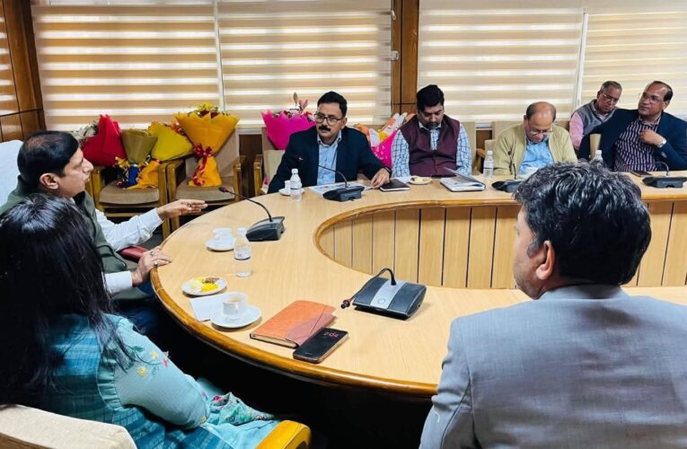 परिवहन मंत्री प्रदीप बत्रा ने परिवहन विभाग के शीर्ष अधिकारियों के साथ बैठक की