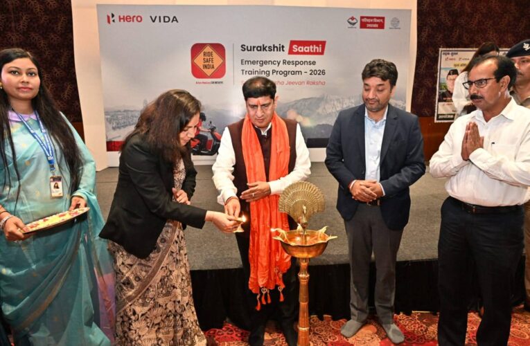 सड़क दुर्घटना में घायल व्यक्ति की जान बचाना किसी पुण्य से कम नहीं है: परिवहन मंत्री प्रदीप बत्रा, वाहन चलाते समय किसी भी दशा में मोबाइल का प्रयोग न करे,तभी सड़क दुर्घटनाओं को कम किया जा सकता है, हरिद्वार में “सुरक्षित साथी – सड़क सुरक्षा एवं आपातकालीन प्रतिक्रिया पहल” का आयोजन