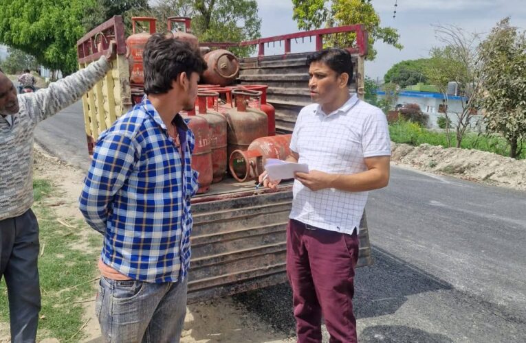 देहरादून में घरेलू एलपीजी गैस का संकट खत्म, घर-घर हो रही गैस की होम डिलीवरी,  मुख्यमंत्री पुष्कर सिंह धामी की  मॉनिटरिंग और जिला प्रशासन का एक्शन की बदौलत गैस की उपलब्धता नियंत्रण