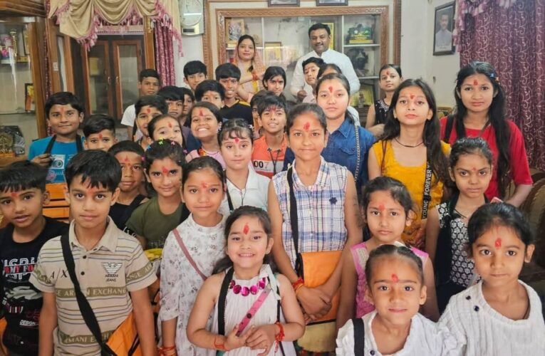 रुड़की में दुर्गा अष्टमी पर्व बड़ी धूमधाम से मनाया गया, भक्तों ने विधि-विधान से किया कन्या पूजन