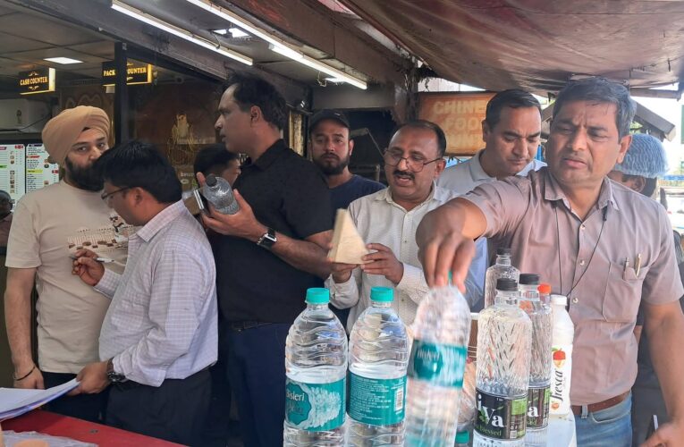 चार धाम यात्रा को सुगम एवं सुव्यवस्थित ढंग से संचालित करने के लिए जिलाधिकारी ने सभी अधिकारियों को सभी व्यवस्थाएं दूरस्त रखने के दिए निर्देश