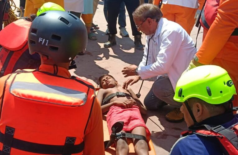 मॉक ड्रिल: हर की पौड़ी पर गंगा नदी का जलस्तर बढ़ने से भगदड़, अपर बाजार में बम विस्फोट की अफ़वाह फैलने की घटना