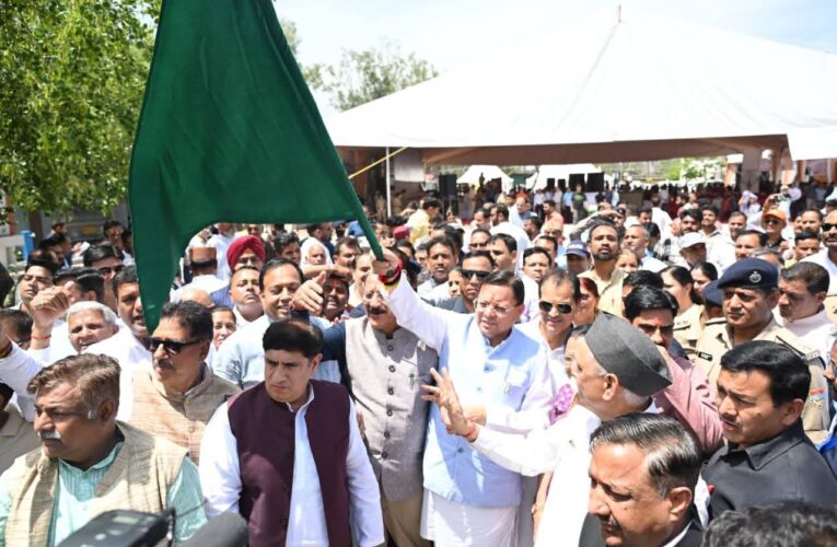 मुख्यमंत्री पुष्कर सिंह धामी ने ऋषिकेश से चार धाम जाने वाली बसों को हरी झंडी दिखाकर किया रवाना, निशुल्क स्वास्थ्य शिविर का भी किया स्थलीय निरीक्षण