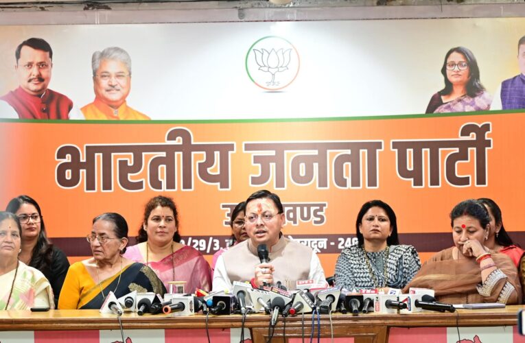 नारी शक्ति वंदन अधिनियम पर सीएम पुष्कर सिंह धामी का विपक्ष पर तीखा प्रहार-“महिलाओं के अधिकारों में बाधा डालने वालों को मातृशक्ति देगी करारा जवाब”