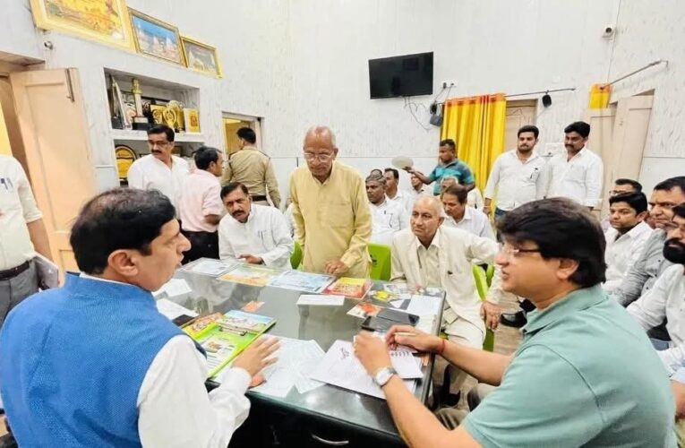 कैबिनेट मंत्री प्रदीप बत्रा ने कैंप कार्यालय पर सुनीं जनता की समस्याएं, अधिकारियों को मौके पर निर्देश दिए कि जल्द से जल्द समाधान सुनिश्चित करें