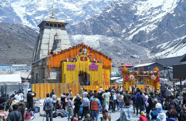 22 अप्रैल को प्रातः 08 बजे शुभ मुहूर्त में खुलेंगे श्री केदारनाथ धाम के कपाट, तैयारियां पूर्ण, कपाट खुलने के शुभ अवसर पर शामिल होंगे मुख्यमंत्री पुष्कर सिंह धामी, मंदिर की भव्य सजावट, कड़े सुरक्षा प्रबंध और श्रद्धालुओं में उत्साह चरम पर
