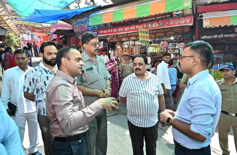 अपर रोड, मां मनसा देवी उड़न खटोला आधी क्षेत्र का जिलाधिकारी मयूर दीक्षित एवं वरिष्ठ पुलिस अधीक्षक नवनीत सिंह भुल्लर ने किया निरीक्षण