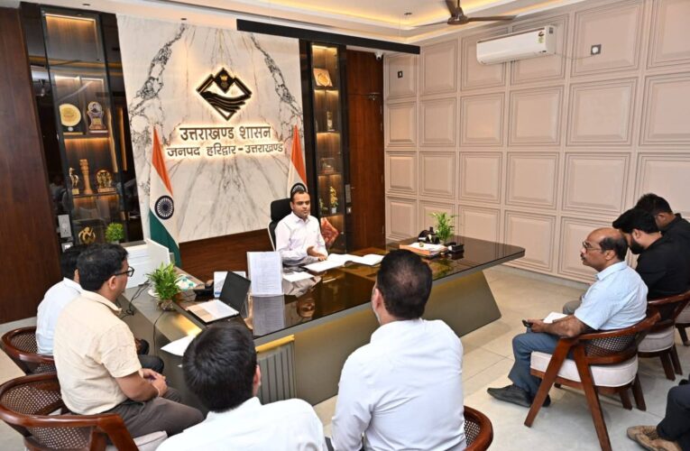 चारधाम यात्रा एवं कांवड़ मेले के दृष्टिगत लोनिवि एवं राष्ट्रीय राजमार्ग को  सितंबर तक सभी सड़कों को प्राथमिकता से गड्ढा मुक्त किया जाए: जिलाधिकारी