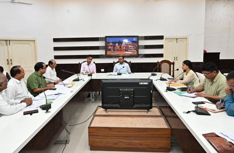 हरिद्वार: राजस्व प्राप्ति के लिए शत प्रतिशत लक्ष्य हासिल करने के लिए जिलाधिकारीने दिए निर्देश, आबकारी विभाग को अवैध एवं कच्ची शराब पर कड़ी निगरानी रखते हुए छापेमारी कार्यवाही करने के दिए निर्देश